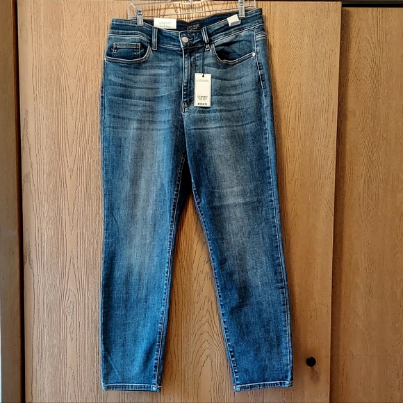 Judy Blue Denim - NWT Judy Blue Mid Rise Slim Fit 16W